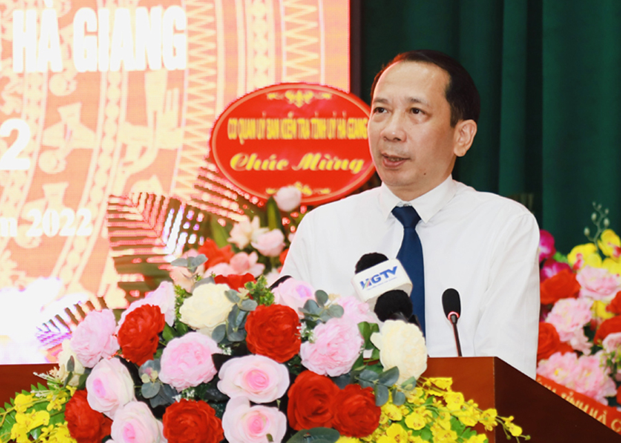 Phó Chủ tịch UBND tỉnh Trần Đức Quý phát biểu tại buổi lễ
