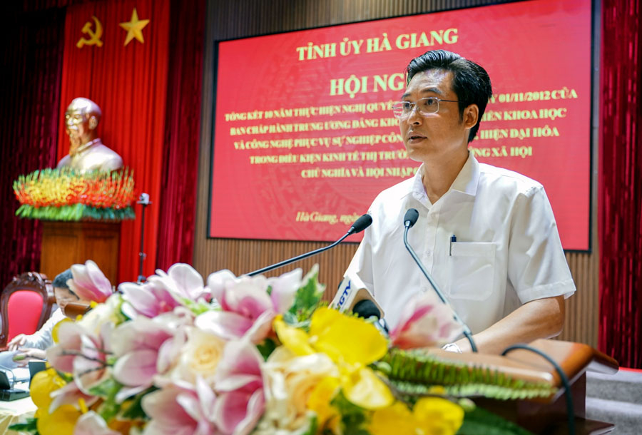 Giám đốc Sở KH&CN Phan Đăng Đông phát biểu tại hội nghị.
