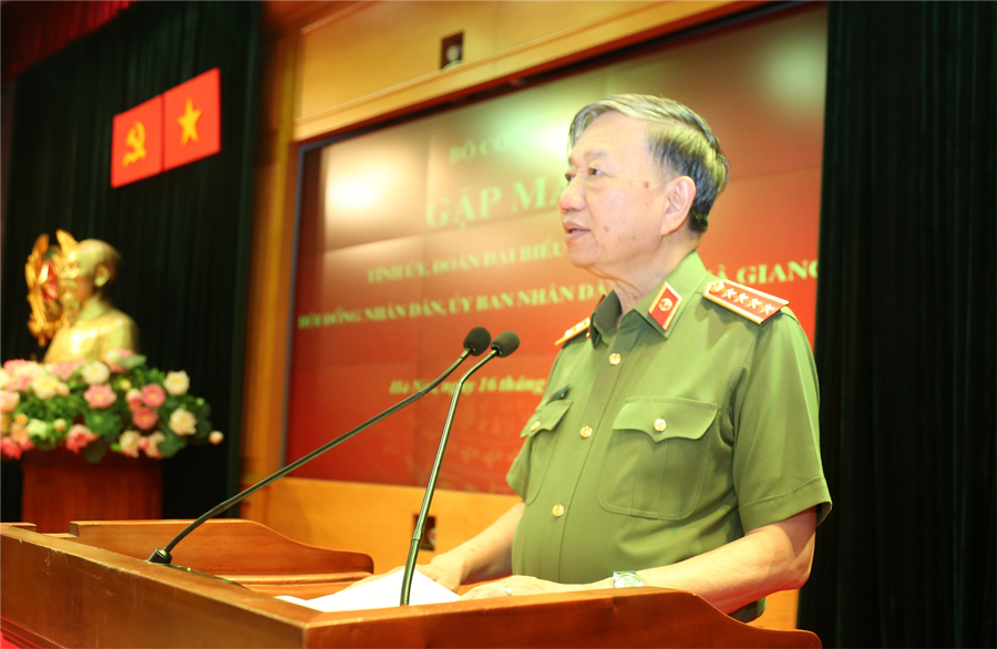 Bộ trưởng Tô Lâm phát biểu tại buổi gặp mặt.
