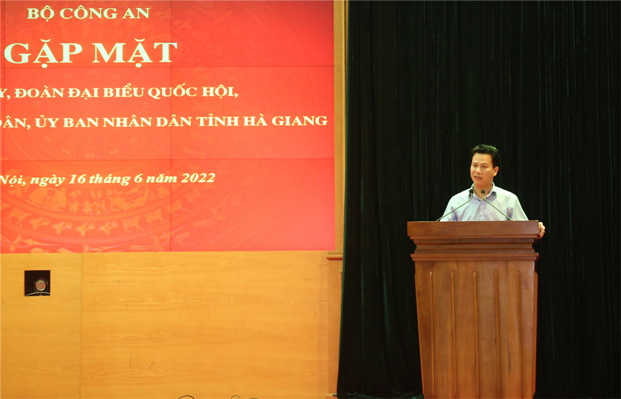 Đồng chí Đặng Quốc Khánh phát biểu tại buổi gặp mặt.
