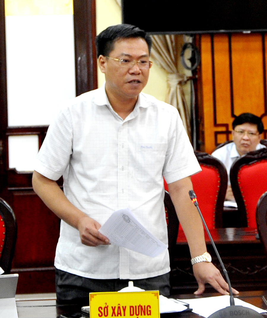 Giám đốc Sở Xây dựng Nguyễn Tiến Dũng đề nghị thành phố Hà Giang cần có giải pháp quyết liệt đối với đơn vị tư vấn trong việc thực hiện theo hợp đồng để giải quyết điểm nghẽn về tiến độ các dự án.