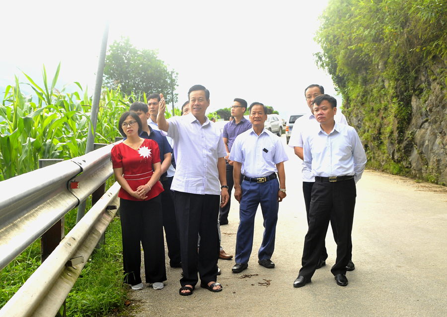 Chủ tịch UBND tỉnh Nguyễn Văn Sơn kiểm tra công tác chuẩn bị tái đánh giá Công viên Địa chất tại khu vực đèo Mã Pì Lèng.