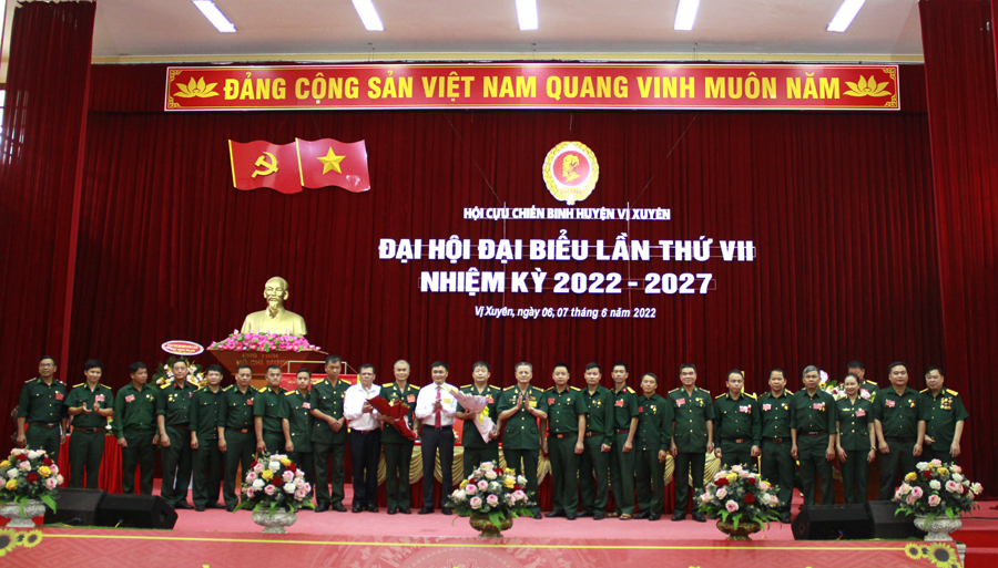 Ban Chấp hành Hội CCB huyện Vị Xuyên khóa VII, nhiệm kỳ 2022 - 2027 ra mắt đại hội.
