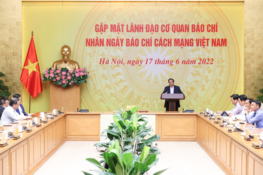 Thủ tướng Phạm Minh Chính gửi tới các đồng chí lãnh đạo các cơ quan chỉ đạo và quản lý báo chí, cơ quan báo chí, người làm báo trên mọi miền đất nước và ở nước ngoài lời thăm hỏi thân thiết và lời chúc mừng tốt đẹp nhất