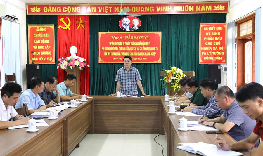 Đồng chí Trần Mạnh Lợi, Trưởng Ban Dân vận Tỉnh ủy kết luận tại buổi làm việc.

