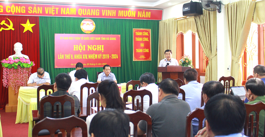 Phó Bí thư Tỉnh ủy Nguyễn Mạnh Dũng phát biểu chỉ đạo tại hội nghị
