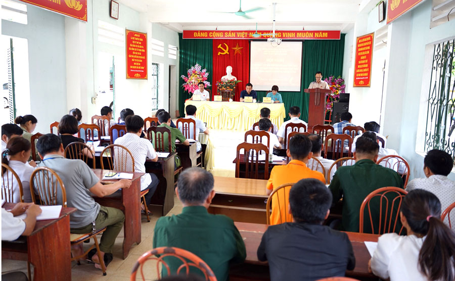 Toàn cảnh buổi TXCT của đoàn đại biểu HĐND tỉnh tại xã Kim Linh, huyện Vị Xuyên.
