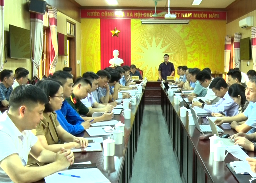 Đoàn công tác Văn phòng Quốc gia về giảm nghèo làm việc tại huyện Quản Bạ.
