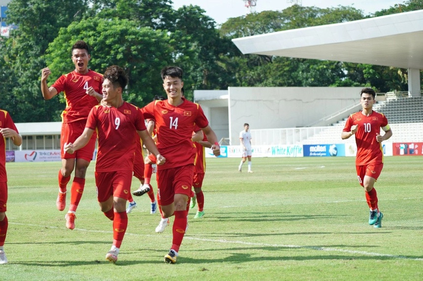 Ba cầu thủ chơi hay nhất của U19 Việt Nam ở trận đấu này là Quốc Việt (số 9), Văn Trường (số 14) và Văn Khang (số 10) đều lập công.