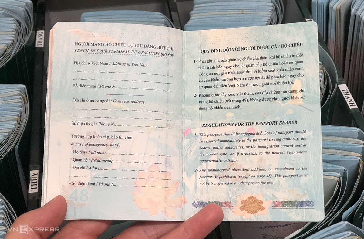Hình ảnh Cột cờ Lũng Cú xuất hiện trong hộ chiếu mới - Báo Hà ...