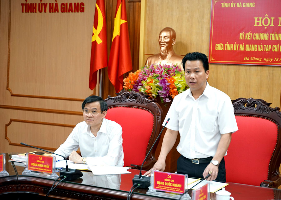 Bí thư Tỉnh ủy Đặng Quốc Khánh phát biểu tại hội nghị.
