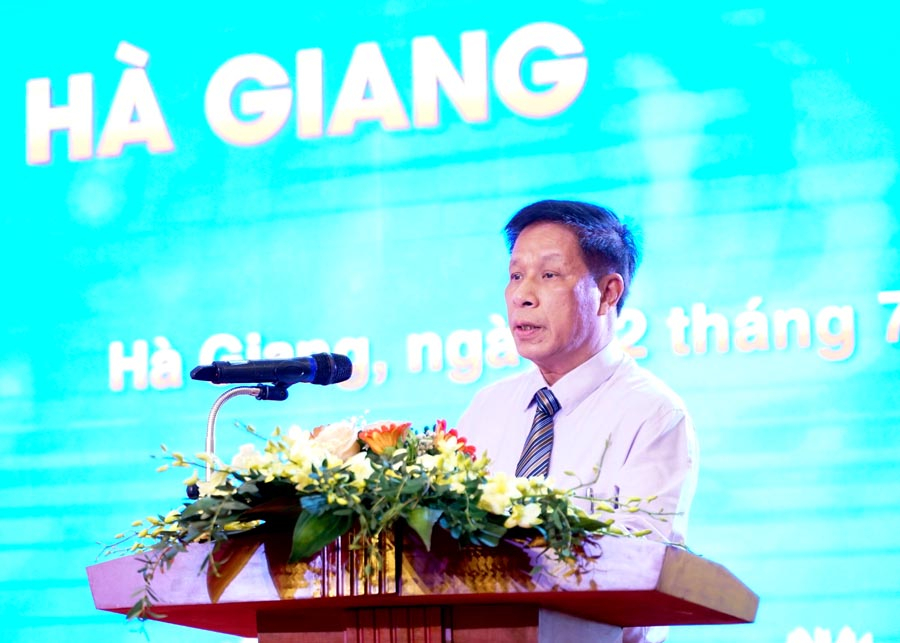 Chủ tịch Hội Nhà báo tỉnh Lê Trọng Lập phát biểu tại buổi lễ.
