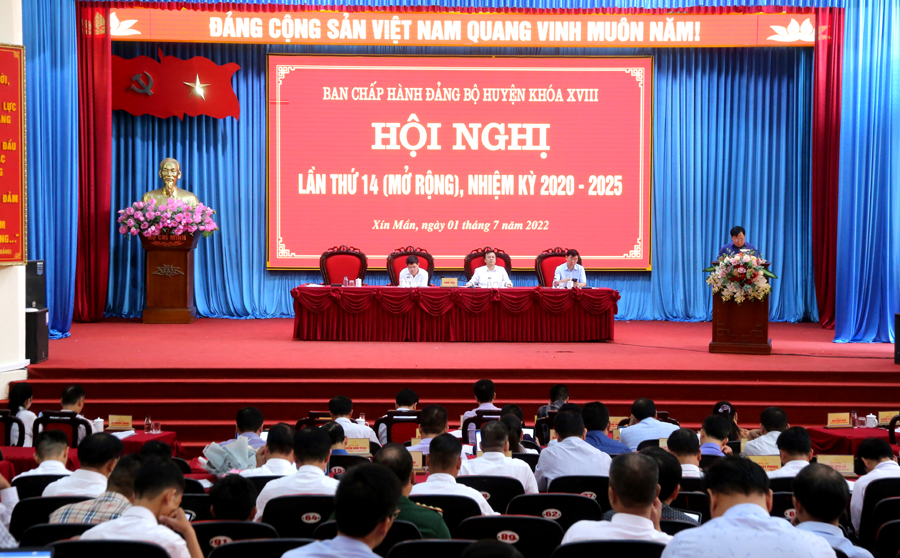 Toàn cảnh hội nghị BCH Đảng bộ huyện Xín Mần lần thứ 14.
