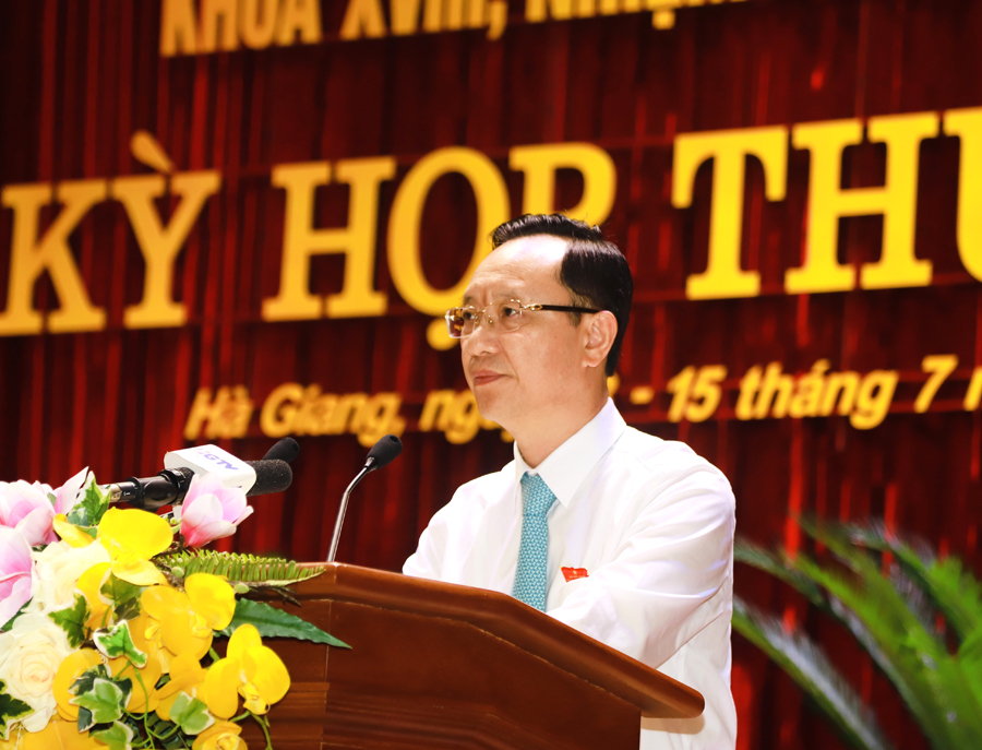 Chủ tịch HĐND tỉnh Thào Hồng Sơn phát biểu khai mạc Kỳ họp
