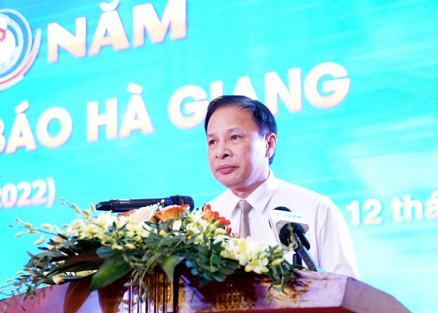 Đồng chí Ma Văn Chức, Phó Chủ tịch Thường trực Hội Nhà báo tỉnh Tuyên Quang phát biểu tại buổi lễ.
