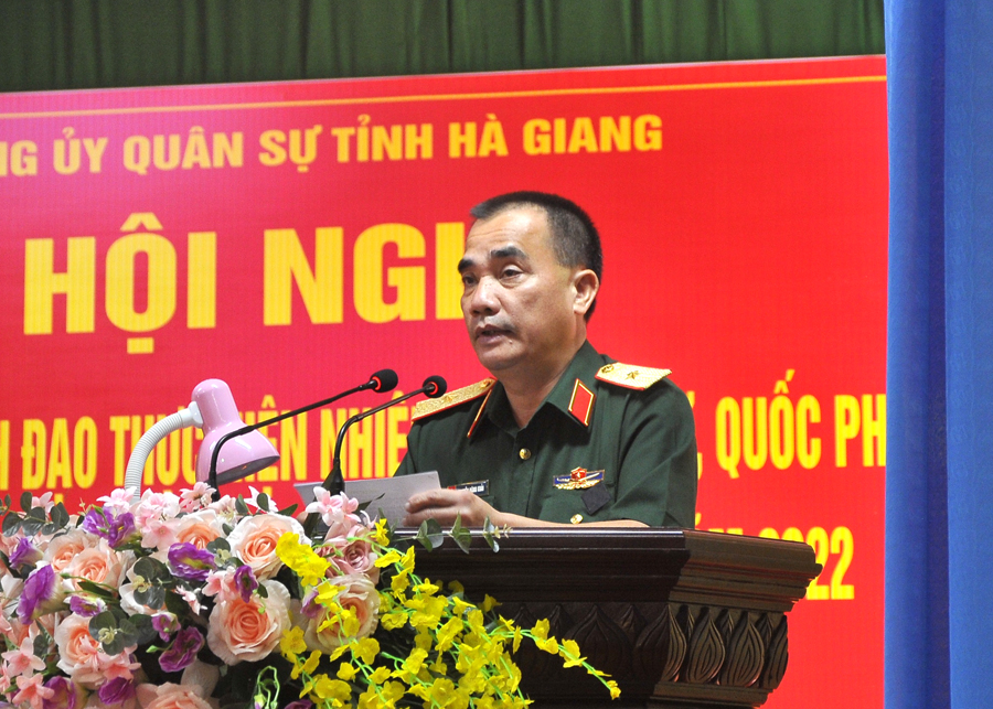 Thiếu tướng Nguyễn Đăng Khải, Phó Tư lệnh, Tham mưu trưởng Quân khu 2 phát biểu tại hội nghị.

