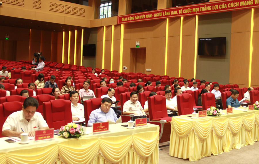 Các đại biểu dự phiên họp trù bị Kỳ họp thứ bảy, HĐND tỉnh khoá XVIII.
