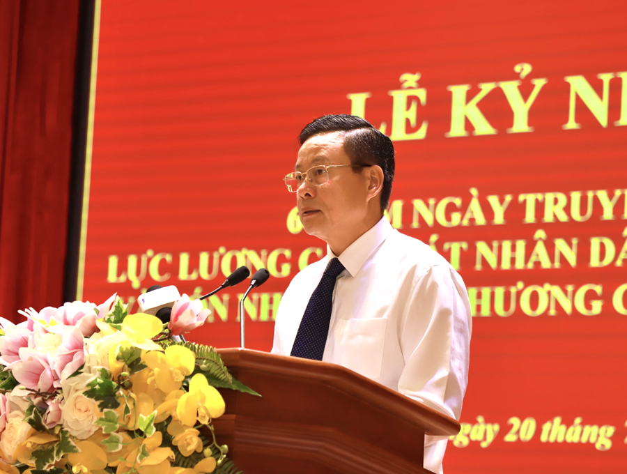 Chủ tịch UBND tỉnh Nguyễn Văn Sơn phát biểu tại buổi lễ
