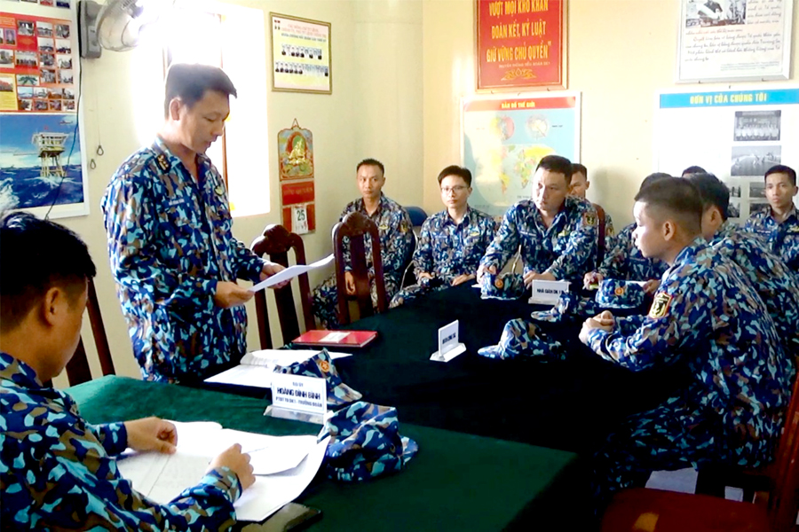 Triển khai kế hoạch huấn luyện cho cán bộ, chiến sỹ Nhà giàn DK1/2.

                                      Ảnh: Trịnh Văn Nghị (Nhà giàn DK1/2)