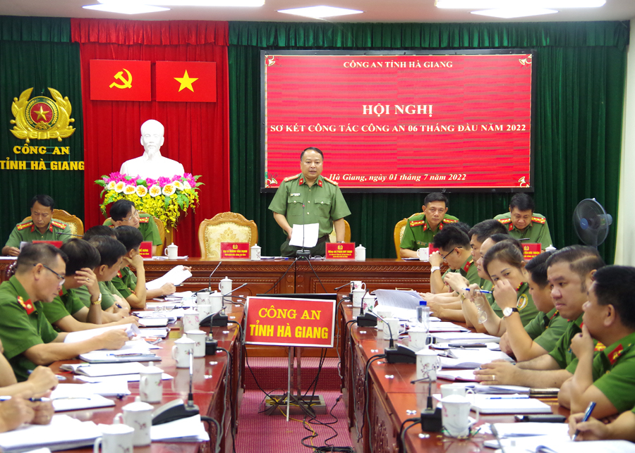 Giám đốc Công an tỉnh Phan Huy Ngọc phát biểu tại hội nghị.

