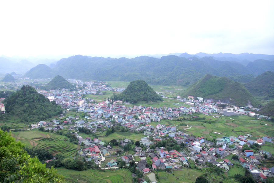 Thị trấn Tam Sơn ( Quản Bạ).
