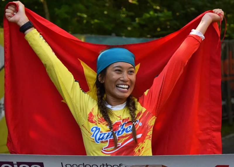Vận động viên Vũ Phương Thanh giành ngôi vô địch dành cho nữ tại giải World Champion Deca Ultra Trithalon. 