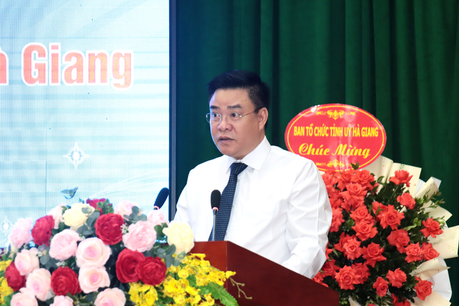 Phó Chủ tịch Thường trực UBND tỉnh Hoàng Gia Long phát biểu tại buổi lễ
