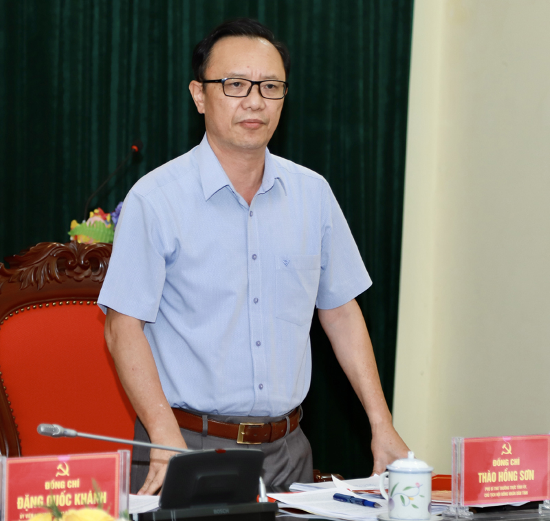 Phó Bí thư Thường trực Tỉnh ủy, Chủ tịch HĐND tỉnh Thào Hồng Sơn phát biểu tại buổi làm việc
