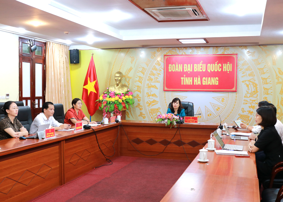 Đoàn ĐBQH khóa XV tỉnh Hà Giang tham dự phiên chất vấn tại điểm cầu tỉnh.
