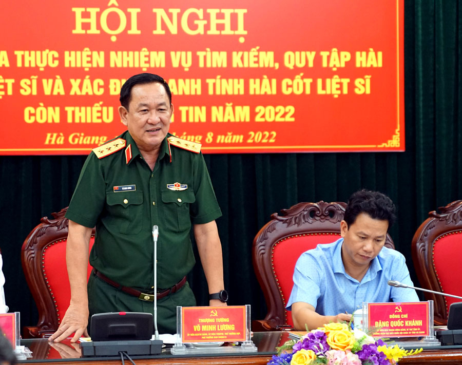 Thượng tướng Võ Minh Lương phát biểu tại hội nghị.
