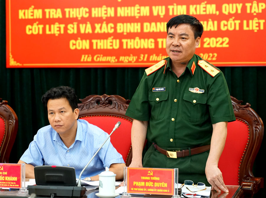 Trung tướng Phạm Đức Duyên phát biểu tại hội nghị.
