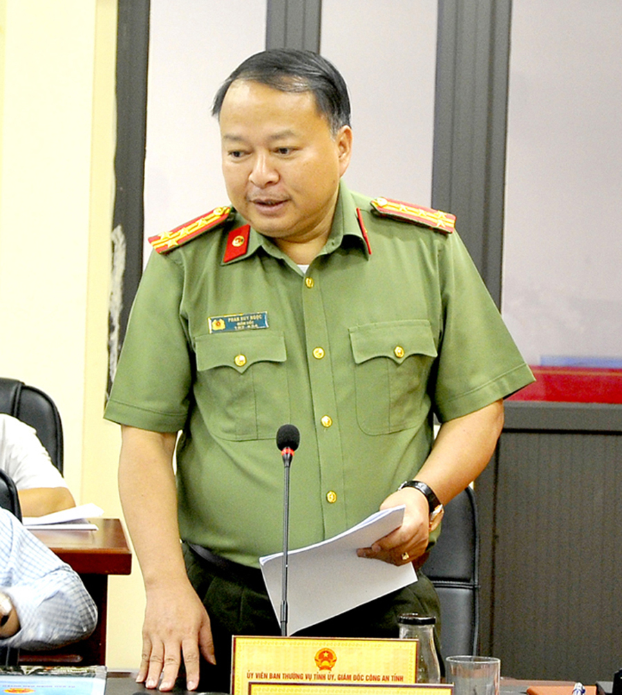 Đại tá Phan Huy Ngọc, Giám đốc Công an tỉnh đề nghị huyện Xín Mần cần quyết tâm, quyết liệt, xây dựng lộ trình cụ thể và có sự kiểm tra thường xuyên trong thực hiện các chỉ tiêu, kế hoạch.