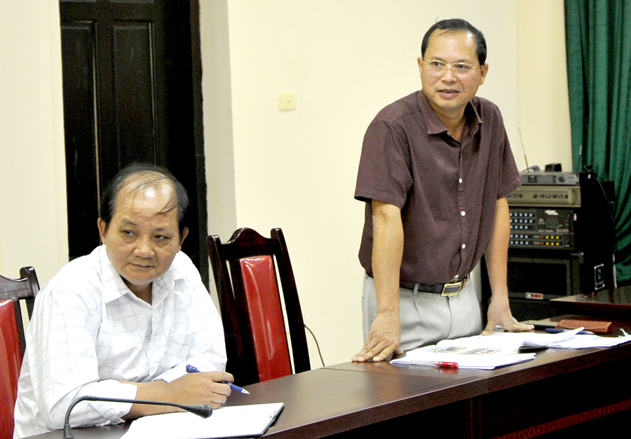 Chủ tịch UBND thành phố Hà Giang Nguyễn Danh Hùng báo cáo kết quả giải quyết kiến nghị của công dân.
