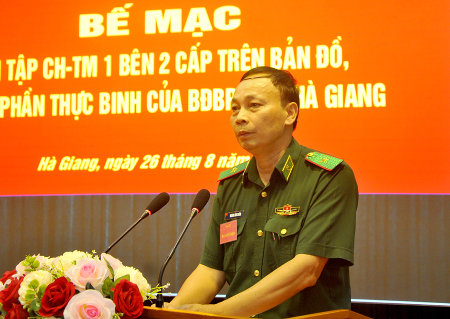 Thiếu tướng Hoàng Hữu Chiến, Phó Tư lệnh, Tham mưu trưởng BĐBP phát biểu tại buổi bế mạc diễn tạp.
