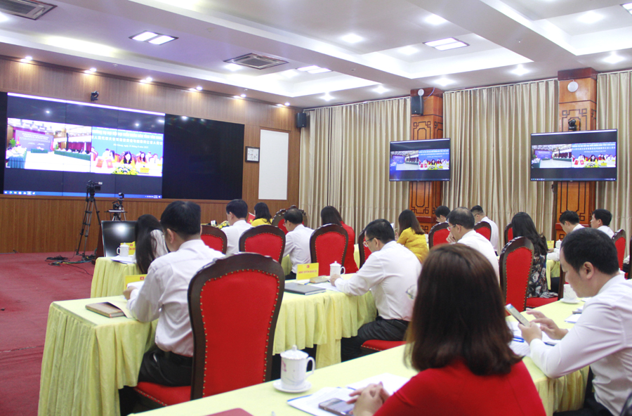 Các đại biểu tỉnh Hà Giang tham dự hội đàm
