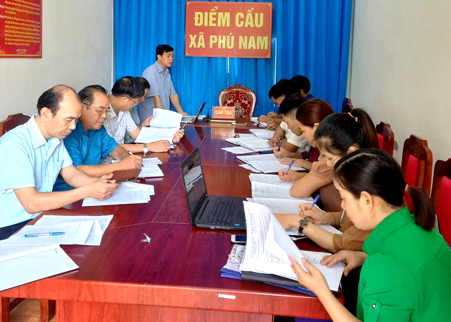 Đoàn giám sát thực tế tại xã Phú Nam (Bắc Mê).                                            Ảnh: CTV
