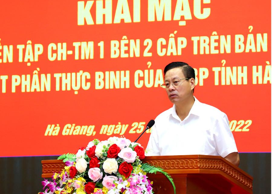 Đồng chí Nguyễn Văn Sơn, Chủ tịch UBND tỉnh phát biểu tại lễ khai mạc.