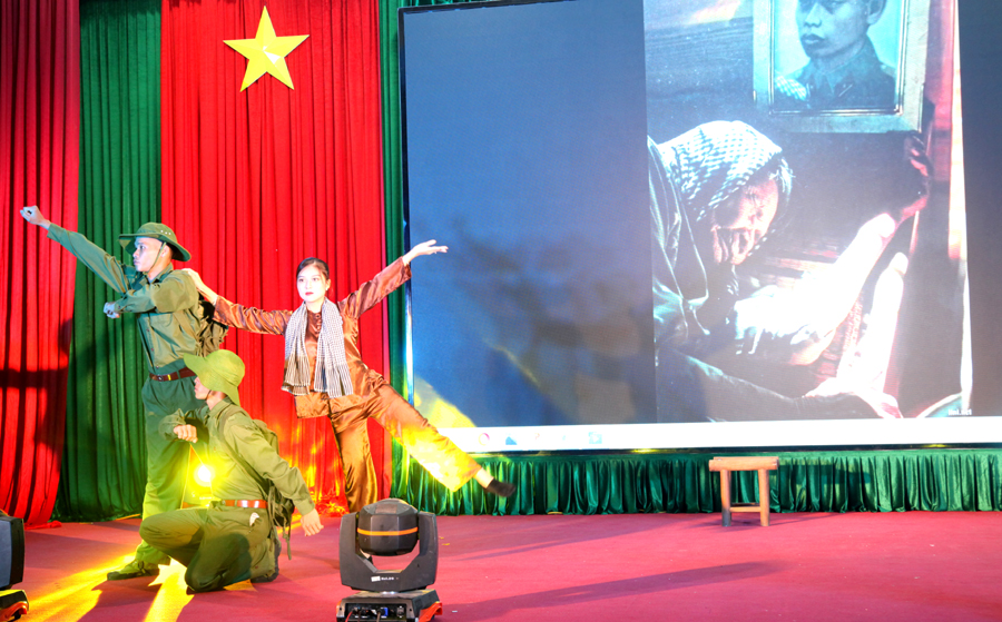 Phần thi năng khiếu của thí sinh Viên Thị Hương Ly (Tuyên Quang).
