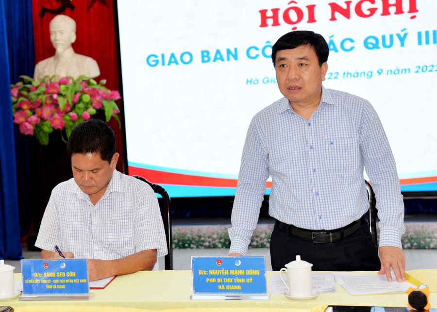 Phó Bí thư Tỉnh ủy Nguyễn Mạnh Dũng phát biểu tại buổi giao ban
