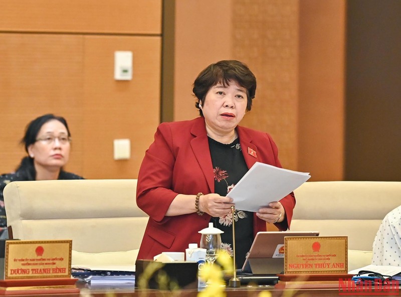 Chủ nhiệm Ủy ban Xã hội của Quốc hội Nguyễn Thúy Anh phát biểu ý kiến tại phiên họp.
