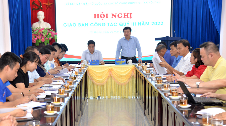 Phó Bí thư Tỉnh ủy Nguyễn Mạnh Dũng phát biểu tại buổi giao ban
