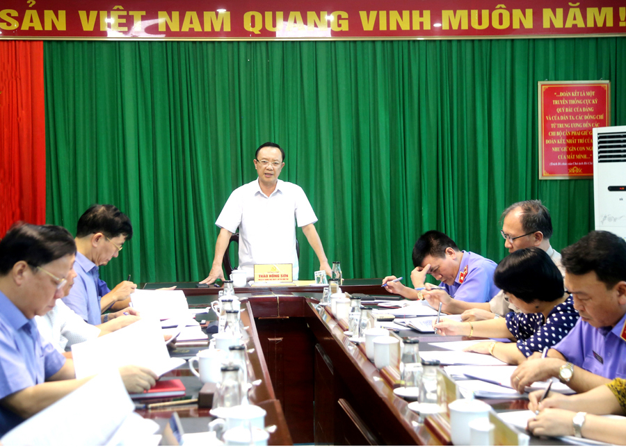 Phó Bí thư Thường trực Tỉnh ủy, Chủ tịch HĐND tỉnh Thào Hồng Sơn phát biểu chỉ đạo tại buổi làm việc