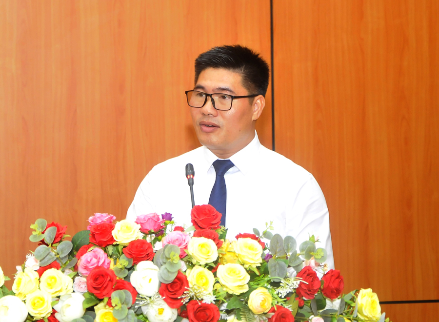 Giám đốc Sở Ngoại vụ Đỗ Quốc Hương phát biểu nhận nhiệm vụ.
