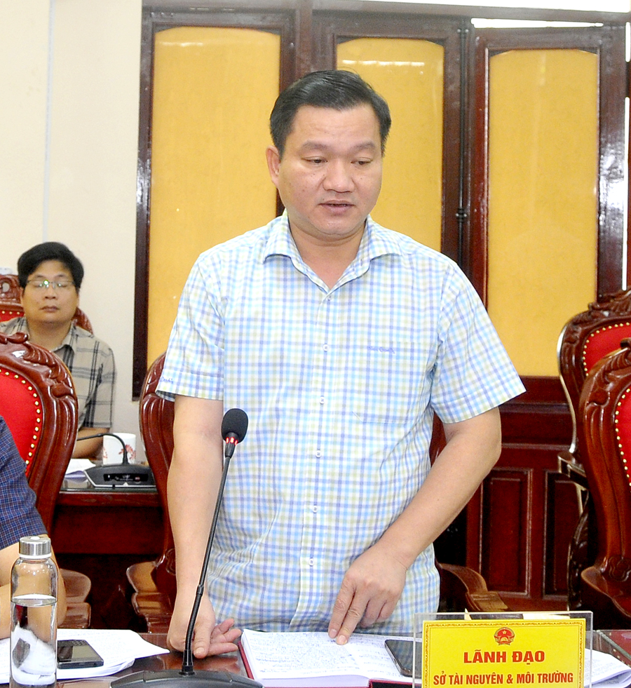Quyền Giám đốc Sở Tài nguyên và Môi trường Đinh Thế Mạnh đề nghị huyện Yên Minh sớm xây dựng kế hoạch sử dụng đất năm 2023 và các thủ tục liên quan đến khai thác khoáng sản trên địa bàn.
