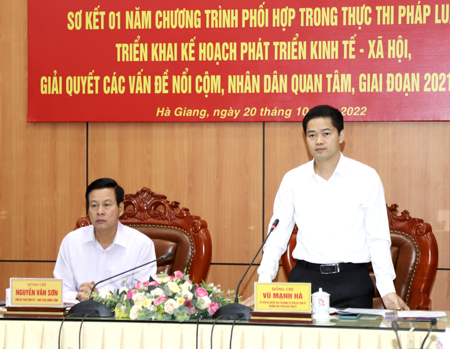 Trưởng ban Tuyên giáo Tỉnh ủy Vũ Mạnh Hà phát biểu tại hội nghị
