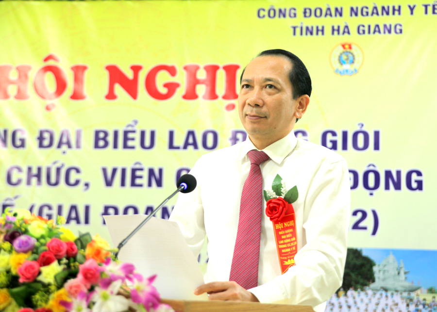 Phó Chủ tịch UBND tỉnh Trần Đức Qúy phát biểu tại hội nghị.
