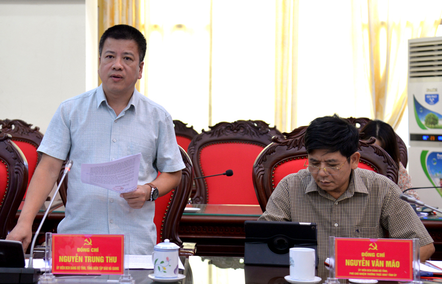 Tổng Biên tập Báo Hà Giang Nguyễn Trung Thu phát biểu tại hội nghị
