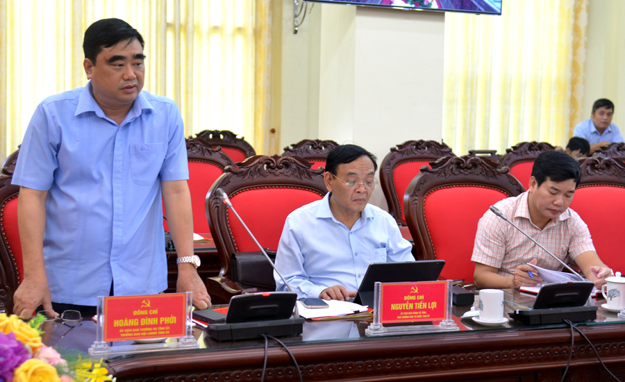 Trưởng ban Nội chính Tỉnh ủy Hoàng Đình Phới phát biểu tại hội nghị
