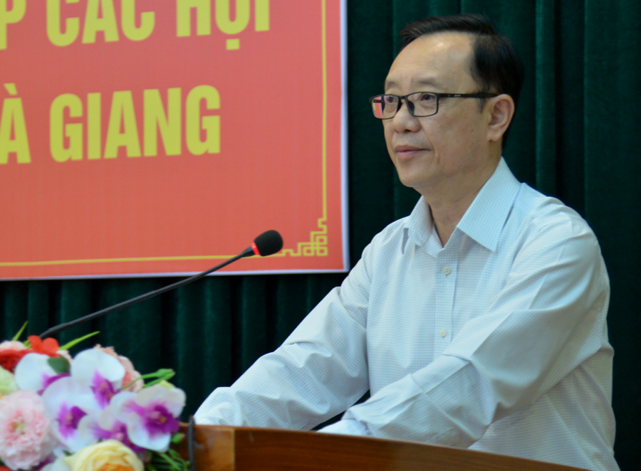 Phó Bí thư Thường trực Tỉnh ủy, Chủ tịch HĐND tỉnh Thào Hồng Sơn phát biểu giao nhiệm vụ cho Đảng đoàn Liên hiệp các hội Khoa học và Kỹ thuật tỉnh.
