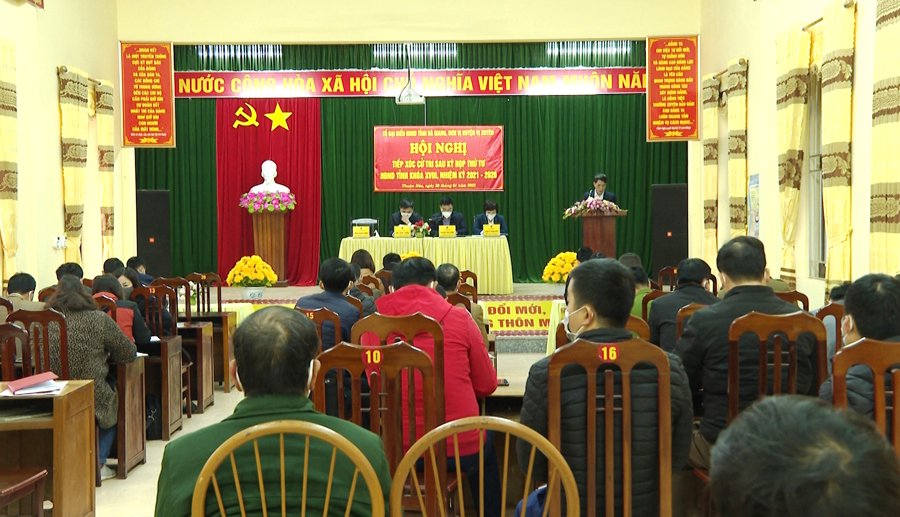 Tổ đại biểu HĐND tỉnh tiếp xúc cử tri tại xã Thuận Hòa.